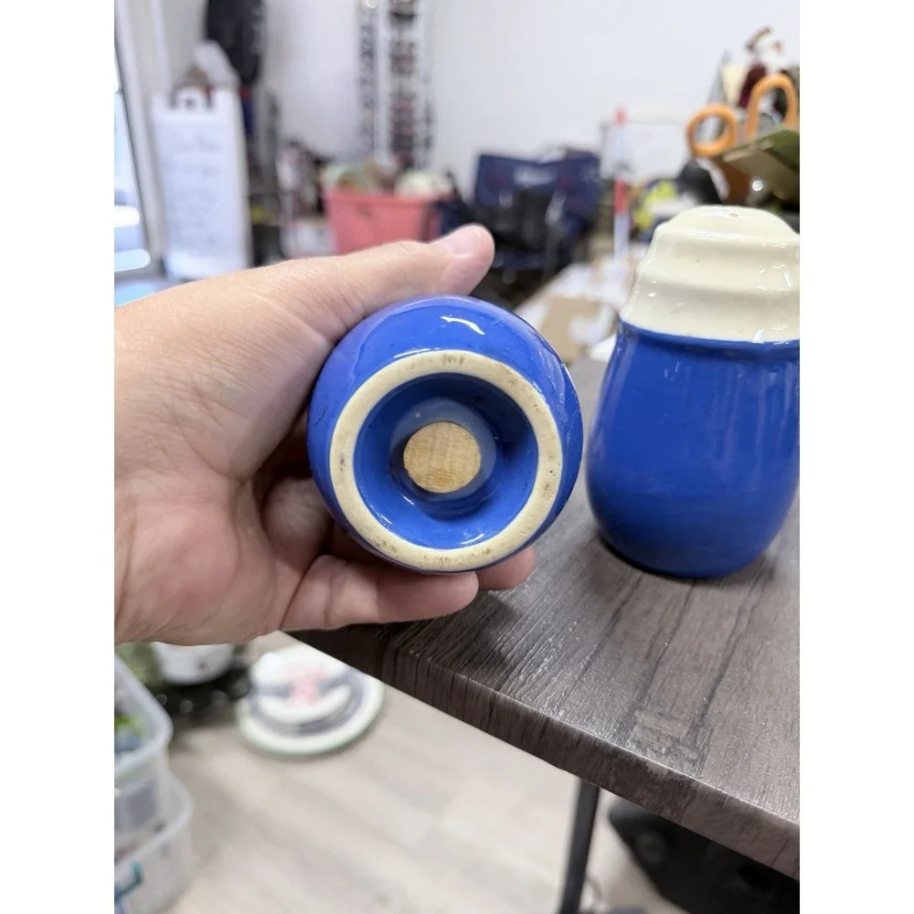 Vintage Universal Pottery Oxford Blue and Beige Salt and Pepper Shakers